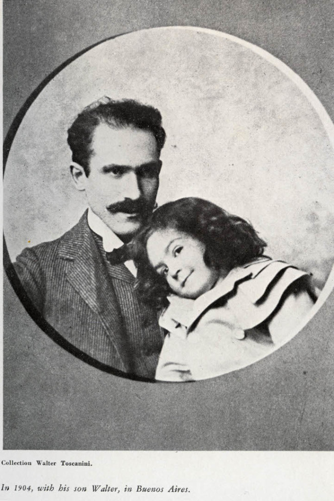 Nel 1904, col figlio Walter, a Buenos Aires.
